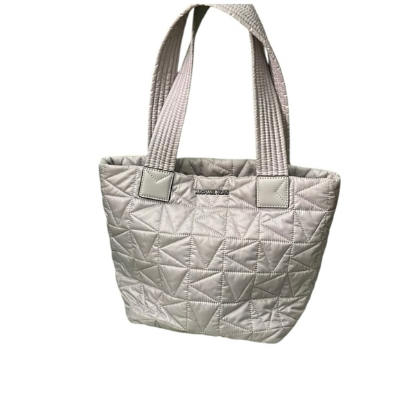 Michael Kors Winnie Small Quilted Shoulder Tote NWT - Picture 1 of 7